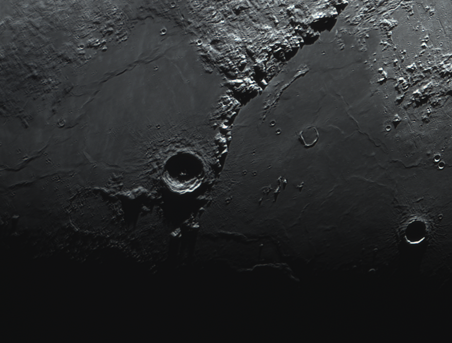 Eratosthenes_crater_seen_with_8_inch_Schmidt-Cassegrain